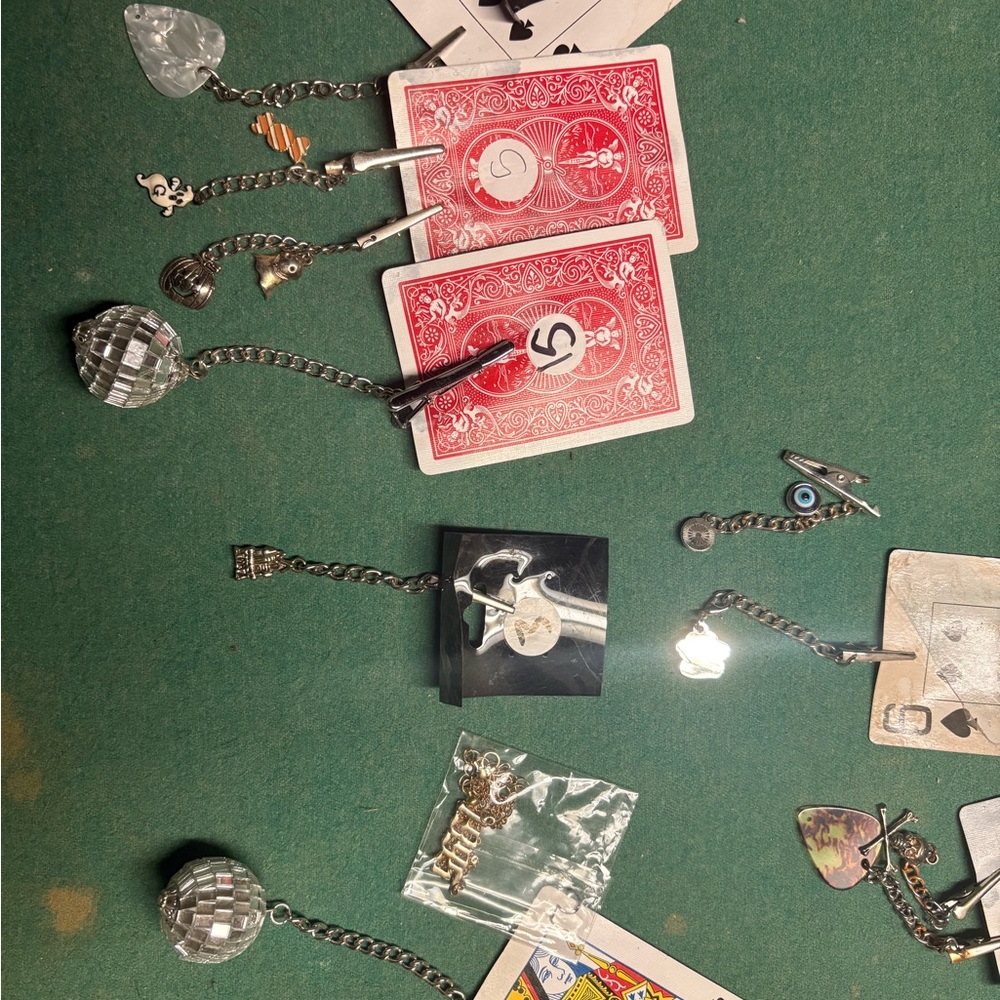 Silver and Black Pendulum Set clips
